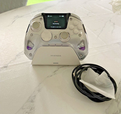ManbaOne Wireless Gaming Controller BUILT IN SCREEN for PC Gaming PLUS DOCK  