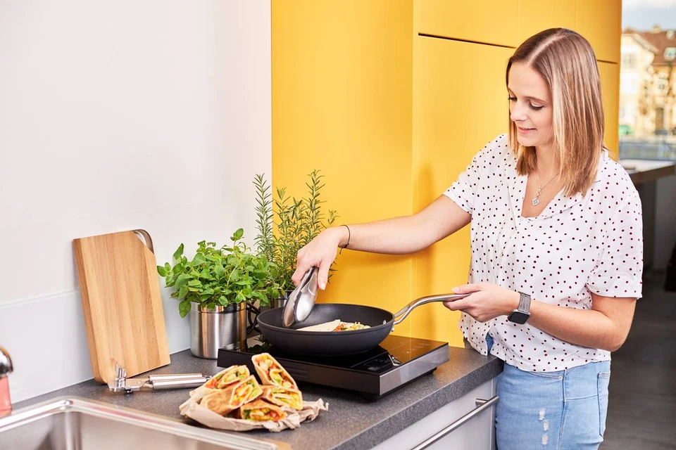 Locking Tongs Silicone 11.8 in. - Image 2 of 2