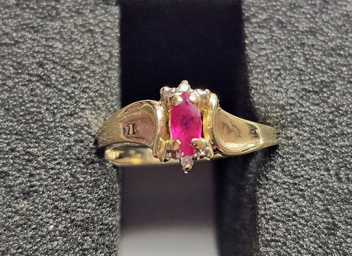 10k Yellow Gold Ruby & Diamond Ring - Picture 4 of 6