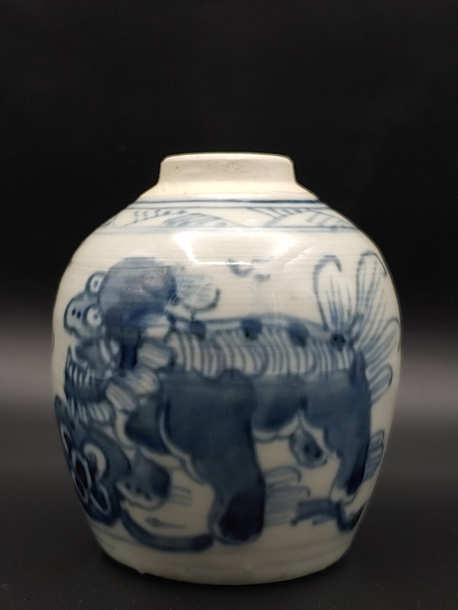 青花瓷双狮子纹鸦片罐Chinese Blue And White Porcelain Hand Painted