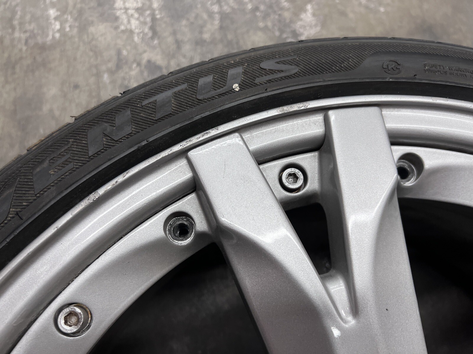 LAMBORGHINI GALLARDO LP560 CALLISTO FRONT SILVER WHEEL RIM OEM 400601025B
