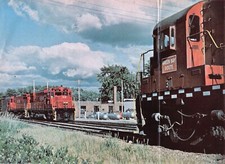 Alco C-430 Meets A C-424 As 2 Green Bay & Western Freights Pass Vintage Mag Estratto