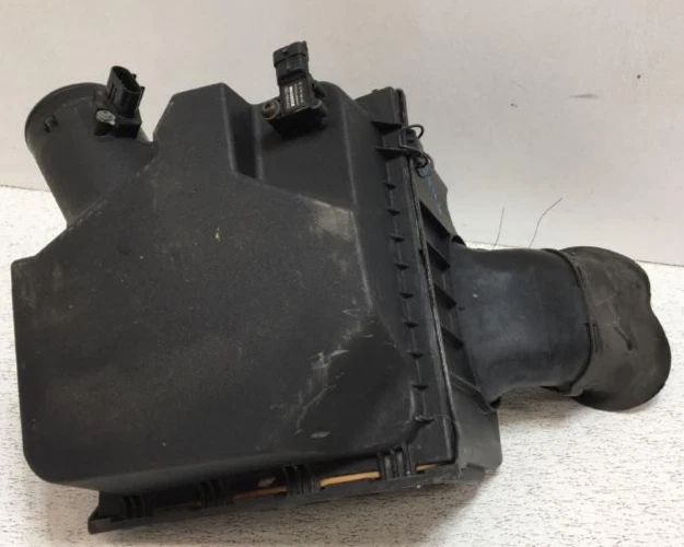 2010 Cadillac SRX Air Cleaner – 3.0L, Mass Air Flow Sensor, Used OEM Part Unit Foto 2 de 4