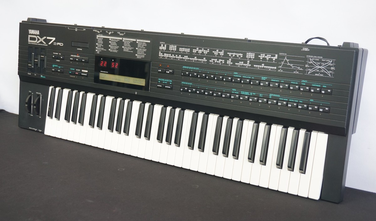 Yamaha DX7II-FD Vintage Digital Polyphonic FM Synthesiser - 100V