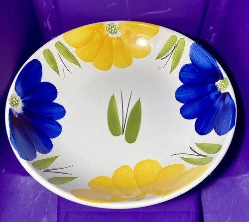 Maxam Italy "La Primula" ceramic serving bowl, han