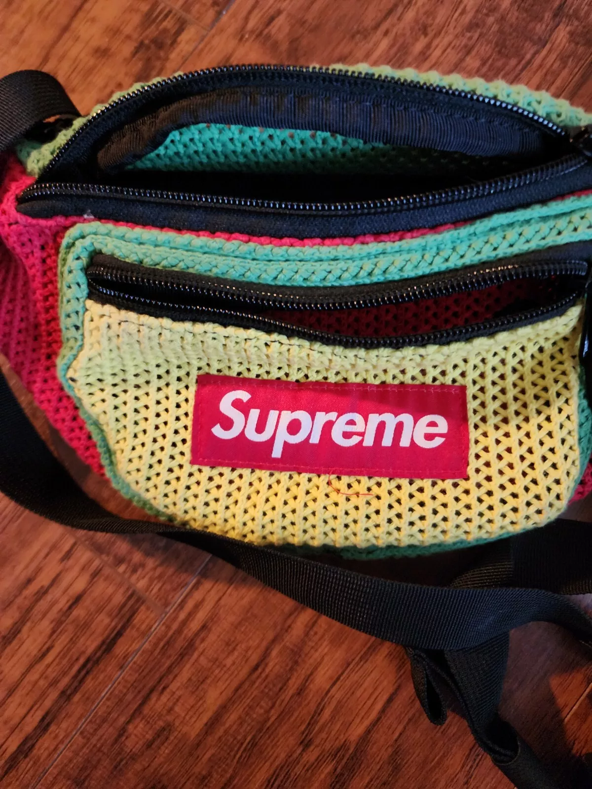 SUPREME Waist Sac Jamaïque Rasta Colors   