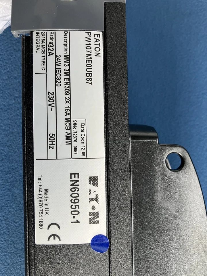 Eaton P.D.Us Power Distribution Units En60950-1 2x16A MCB AMM 24wIEC320 32A 230V - Image 3 of 4