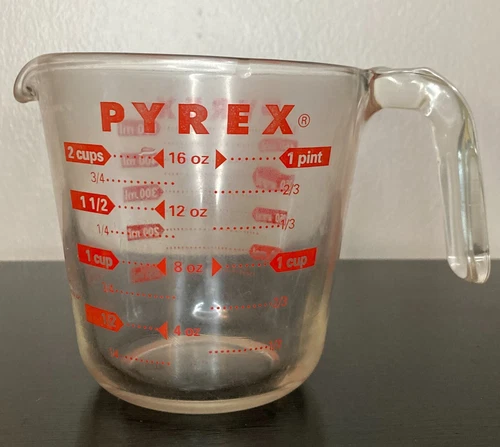 Vintage PYREX Glass Measuring Cup - 2 Cups Red Letters - Excellent Condition