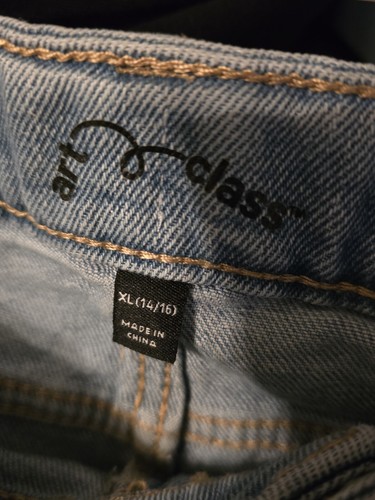 Pantaloncini jeans bambina orlo arrotolato vita media classe artistica lavaggio leggero taglia XL - Foto 4 di 5