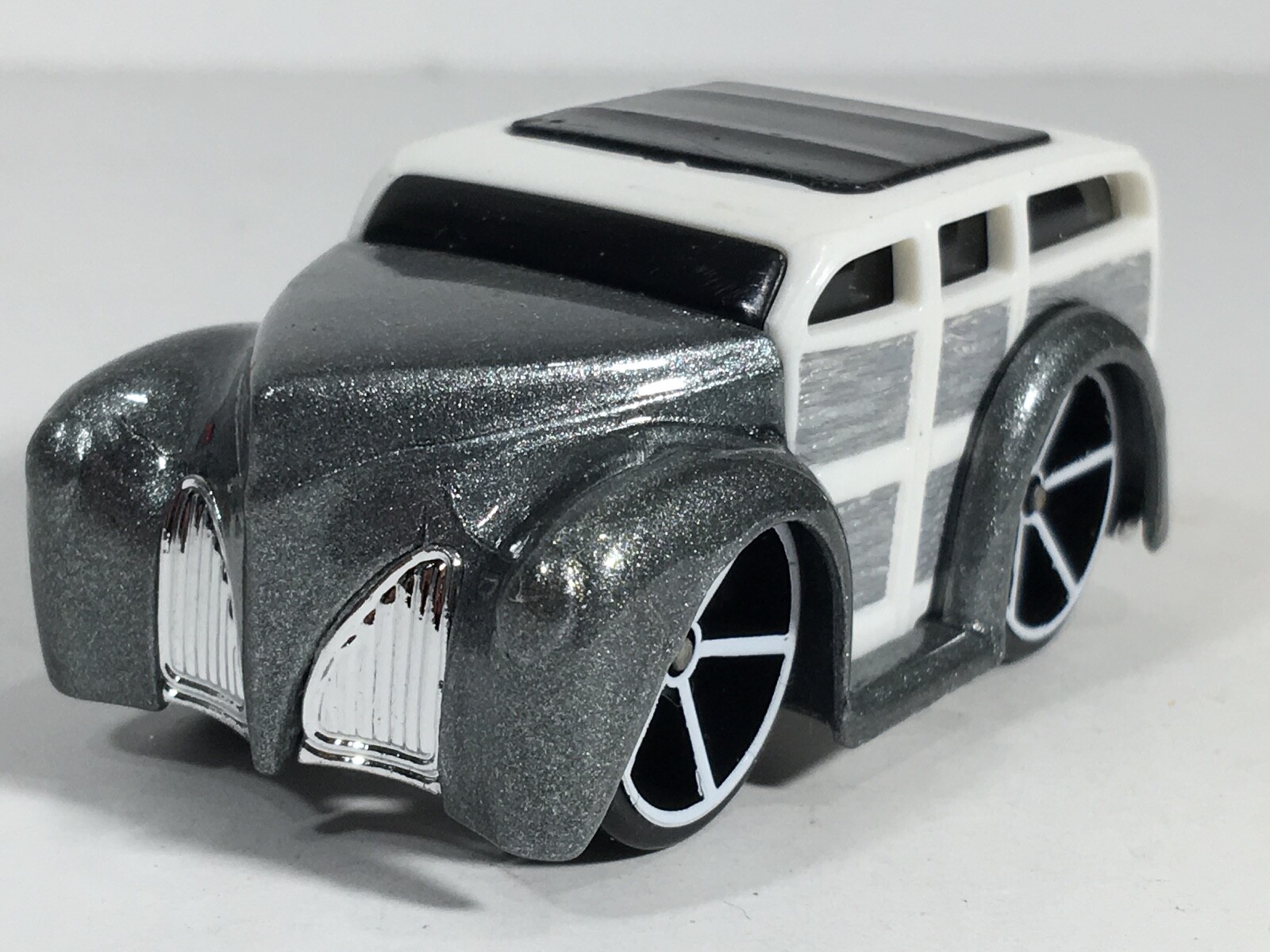 Hot Wheels 2005 Block O' Wood Gray w/ White Wood HW First Editions: Blings Loose