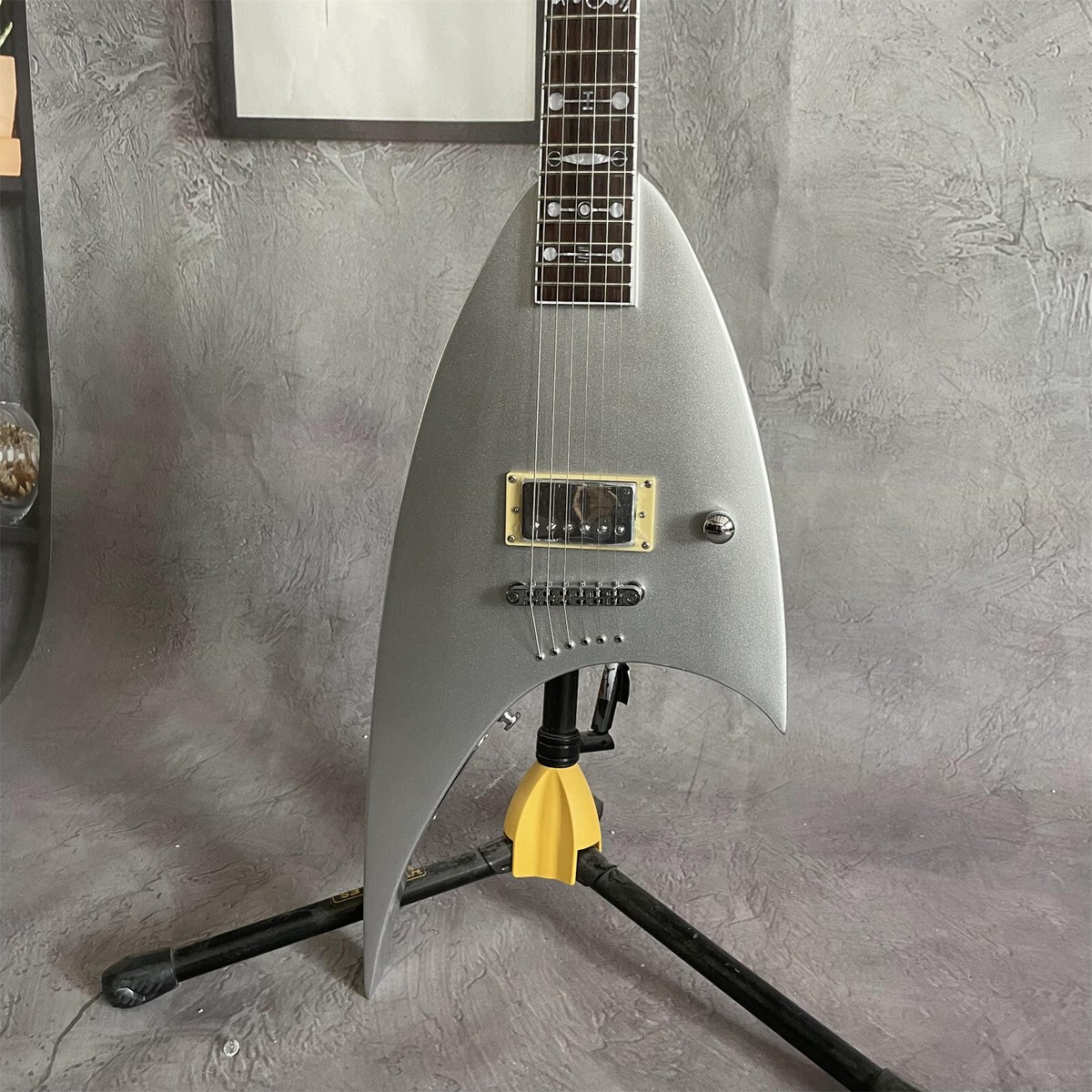 Electric Guitar 6 String Solid Body UFO String Thru Body Electric Guitar 6 String Solid Body UFO String Thru Body