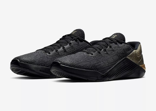 nike metcon black and gold