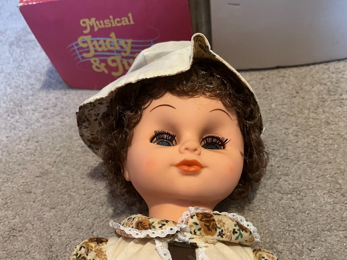 Judy & Julie Musical Doll & Baby WORKS! ERROR it Plays Here Comes