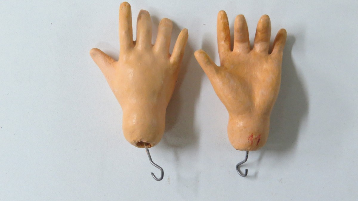 Mains standard pour poupées anciennes STA 9 Antique doll hands Mains standard pour poupées anciennes STA 9 Antique doll hands