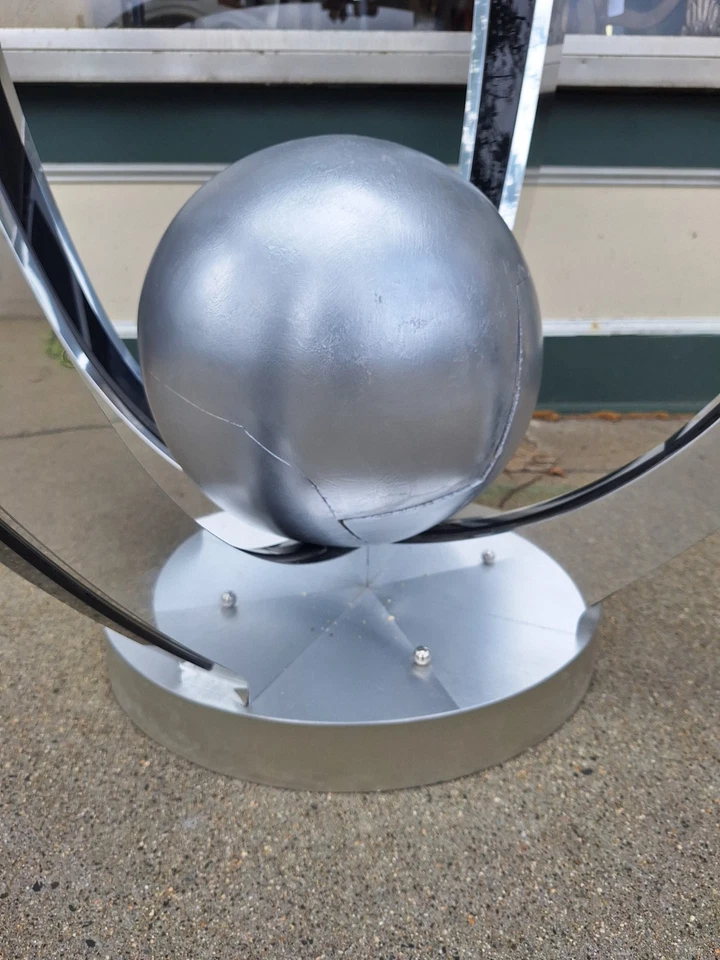 Mesa superior de vidrio cromado y lacado negro Art Deco de diseño de los años 80 Foto 2 de 4