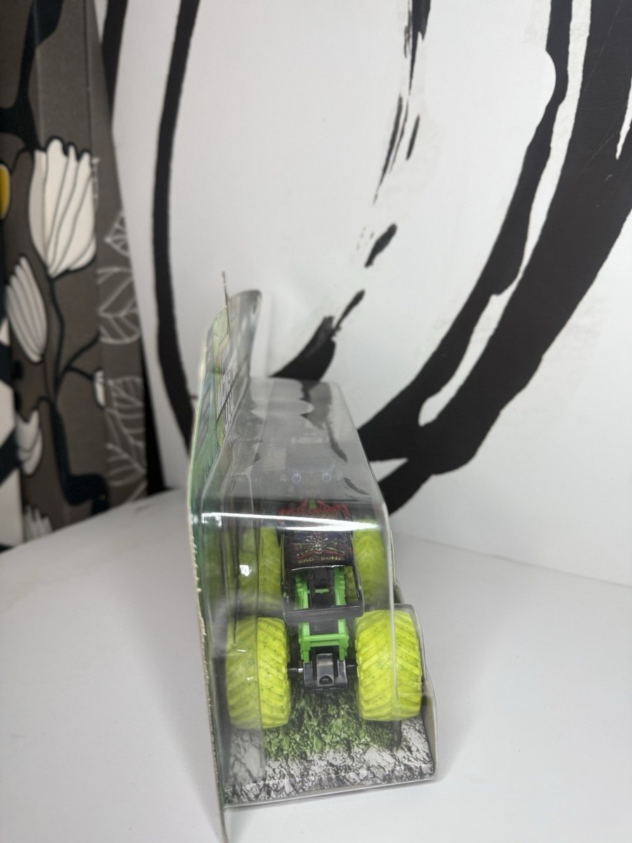 Spin Master Monster Jam Zombie vs Hunter Grave Digger Son-uva