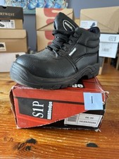 Safety Shoe/boot  , New size 6  