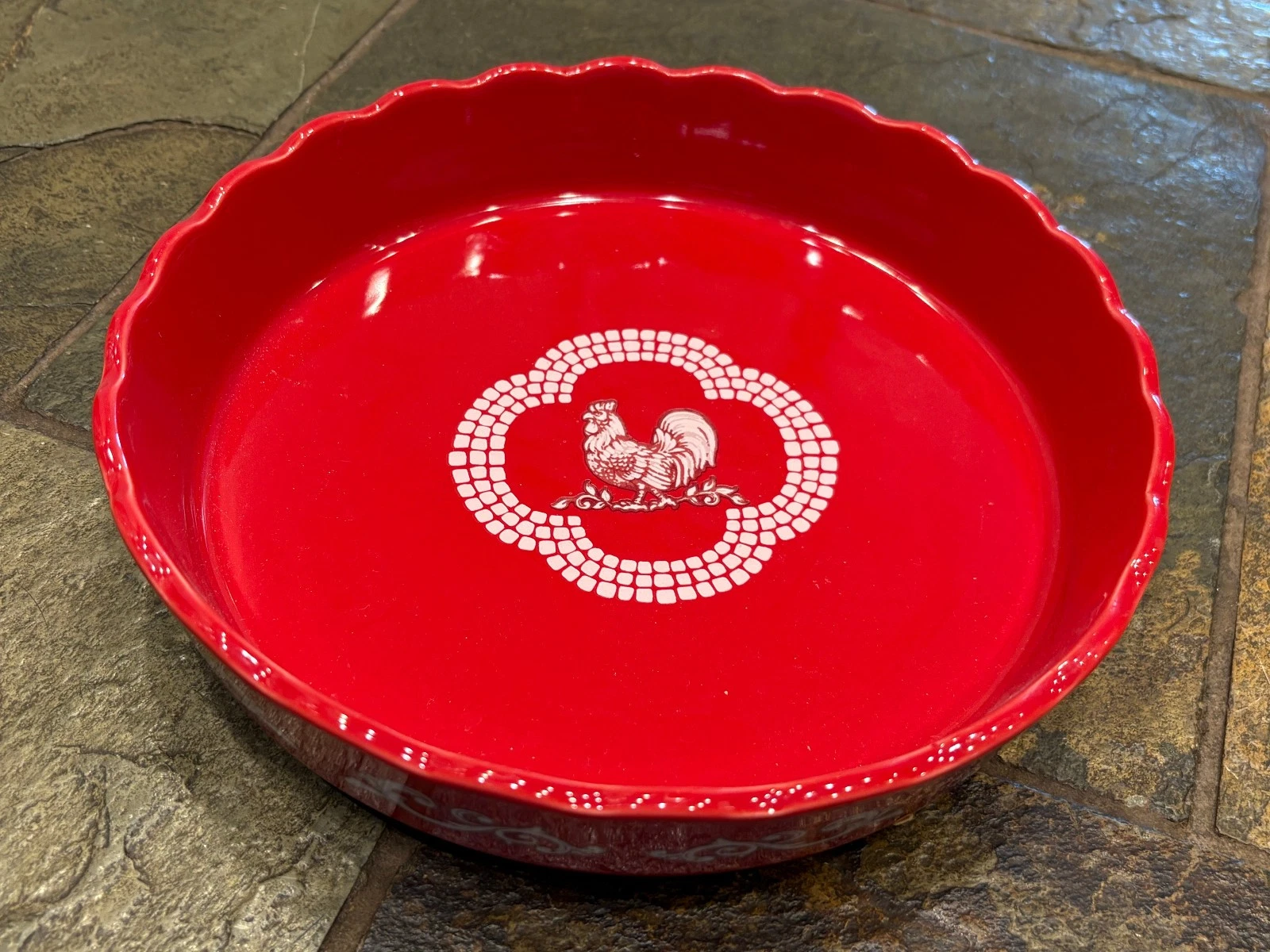 Temp-Tations Red Doodle Doo Rooster 9" Pie / Cobbler Dish