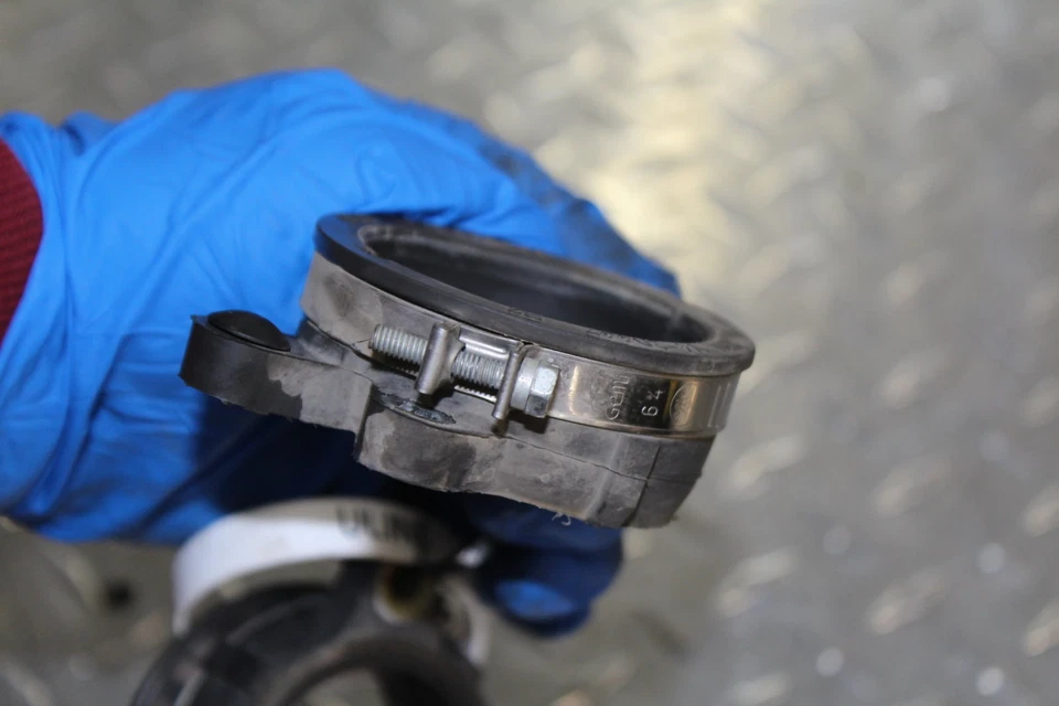 BMW R1150GS 2004 maletero colector ABS Foto 4 de 4