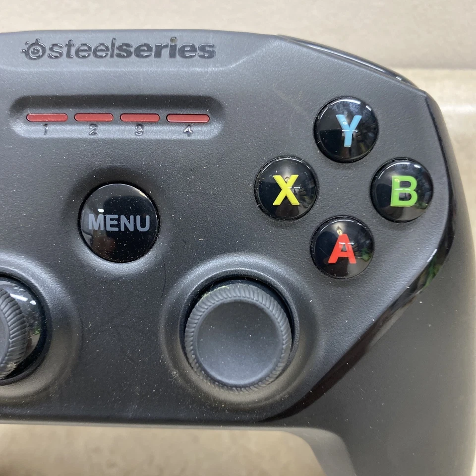 SteelSeries Nimbus Wireless Gaming Controller for Apple TV, Other iOs Devices - Image 3 of 4