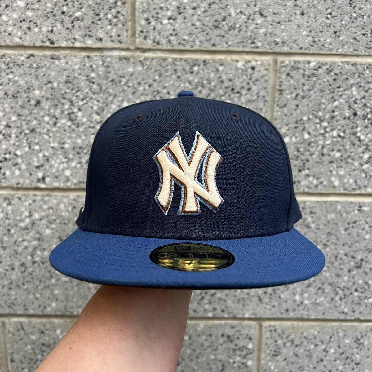 Blue NY Yankees Brown UV Sz 7 1/2 99 World Series Cooperstown