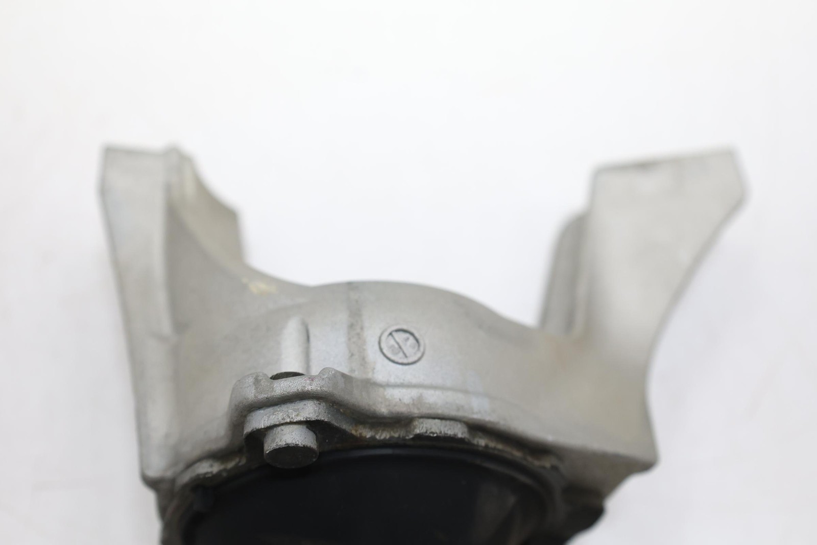 2018 - 2022 HONDA ACCORD 1.5L ENGINE FRAME RIGHT MOUNT SUPPORT BRACKET OEM