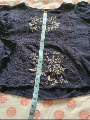 American Eagle Blouse Size S Floral Embroidery front Top Batwing Sleeve Navy - Picture 10 of 10