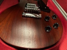 GIBSON LES PAUL Guitar USA 2007 with Rare Collector Metal Hard Case
