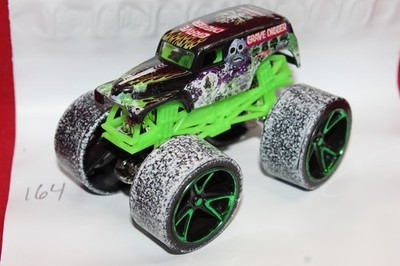 Hot Wheels Monster Jam Diecast Truck 1/64 Grave Digger 164