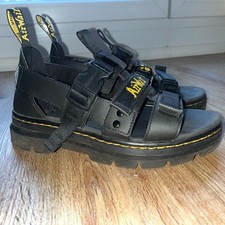 Doc Martens Air Wair Damen Gr. 39 Schwarz Plateau sandale 