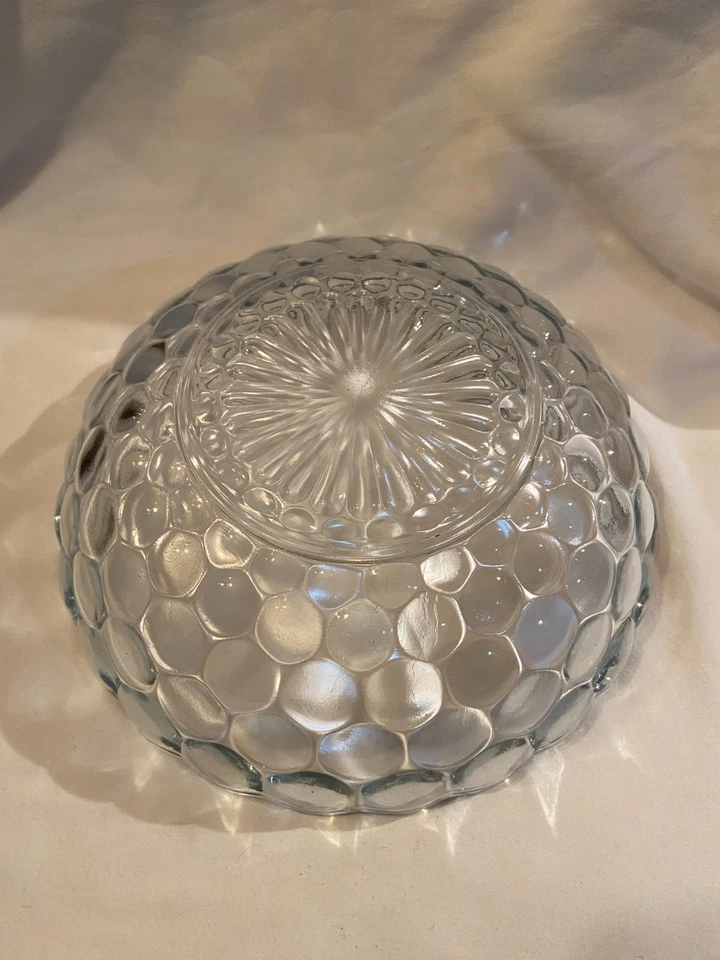 Anchor Hocking Bubble Glass Vintage Serving Bowl - Image 4 of 4