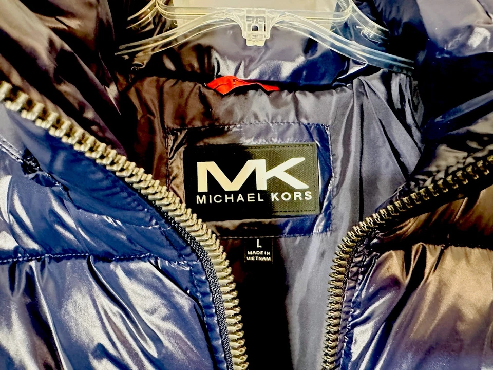 Michael Kors insulated quilted hooded men’s puffer jacket shiny navy NWT size L - Image 3 of 4