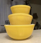 Vintage PYREX Bright Yellow Mixing Bowls 3 Piece Set 401 402 403 Excellent!