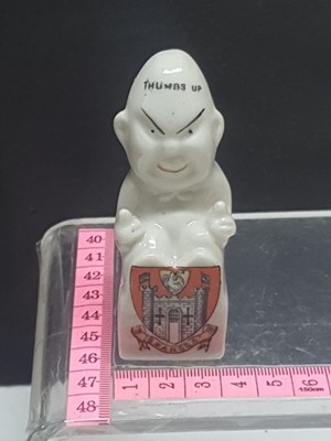 Crested Ware Porzellan, Carlton China, Daumen hoch, Glatze Baby, Swansea (C6)