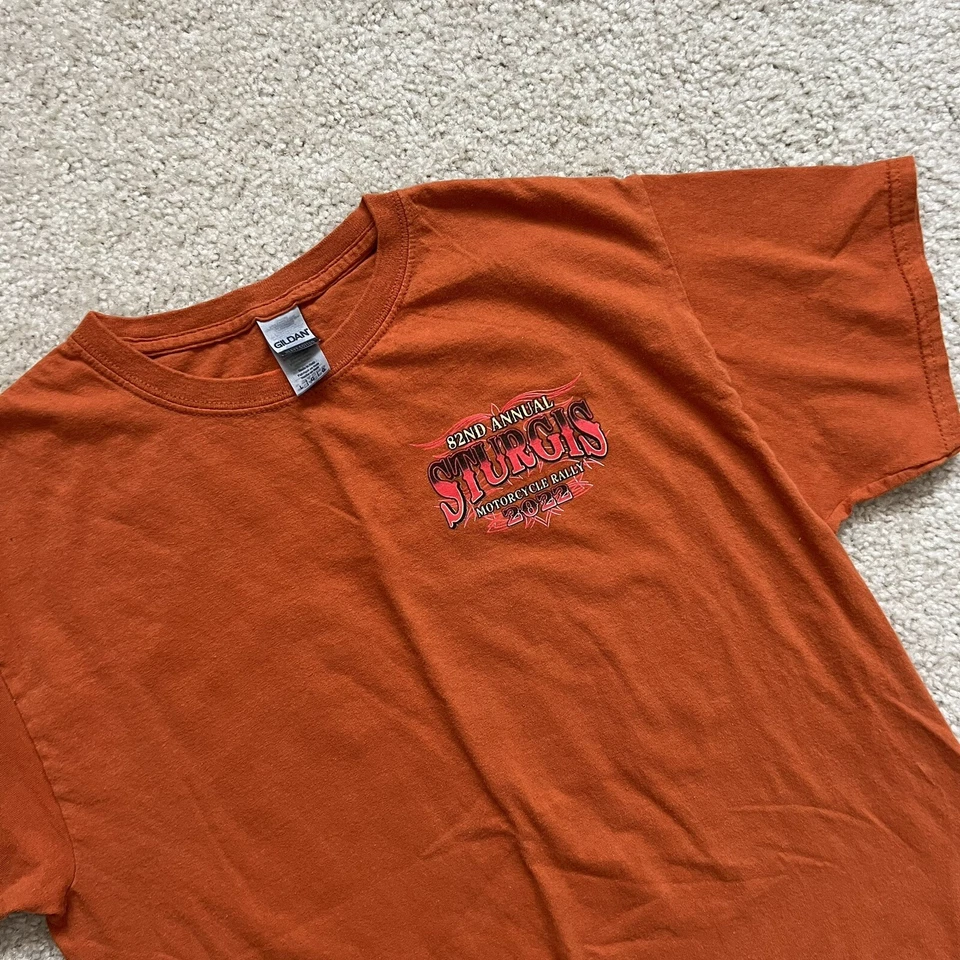 Camiseta Sturgis 82ª Anual Motocicleta Tamanho Grande Laranja Queimado - Imagem 3 de 4