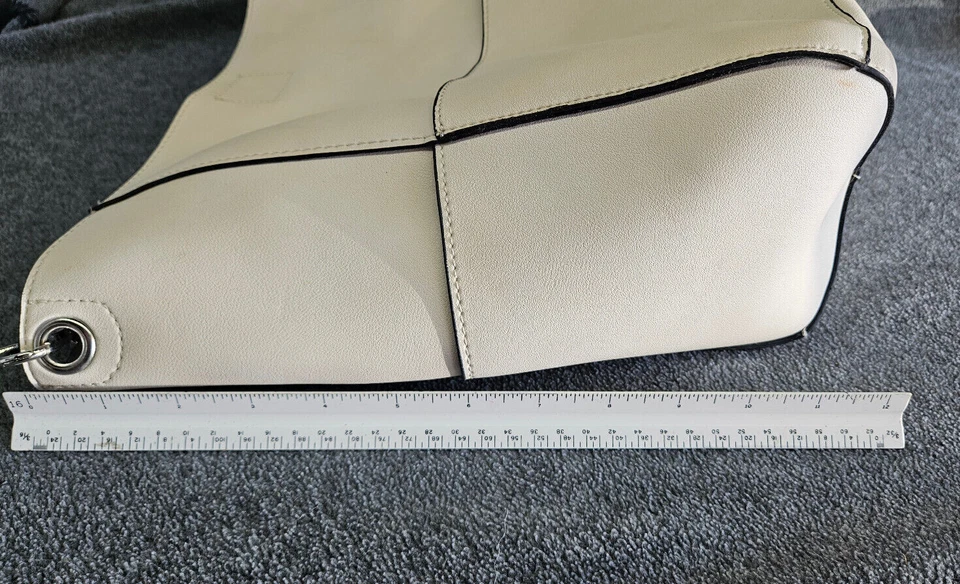 Co-Lab CoLAB White Bucket Tote Handbag Magnetic Clasp with Purse Vegan Leather - Image 4 of 4