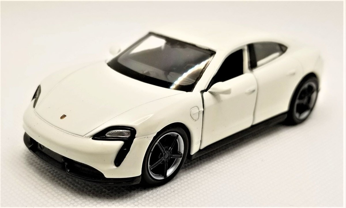 Welly - 1:34-1:39 Scale Model Porsche Taycan Turbo S White