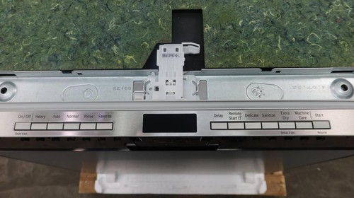 Bosch 300 Series 24" 48dB RackMatic ADA Smart Built-In PR Dishwasher SGV43B53UC - Picture 8 of 11