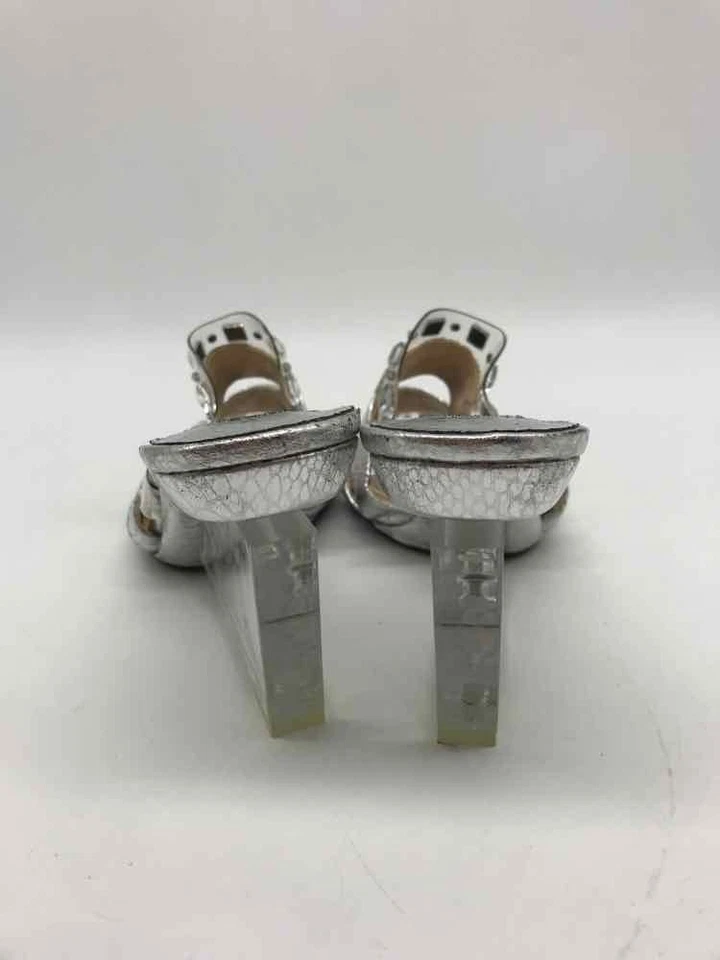 Tacones de cuña sin cordones J Renee plateados talla 7 usados Foto 3 de 4