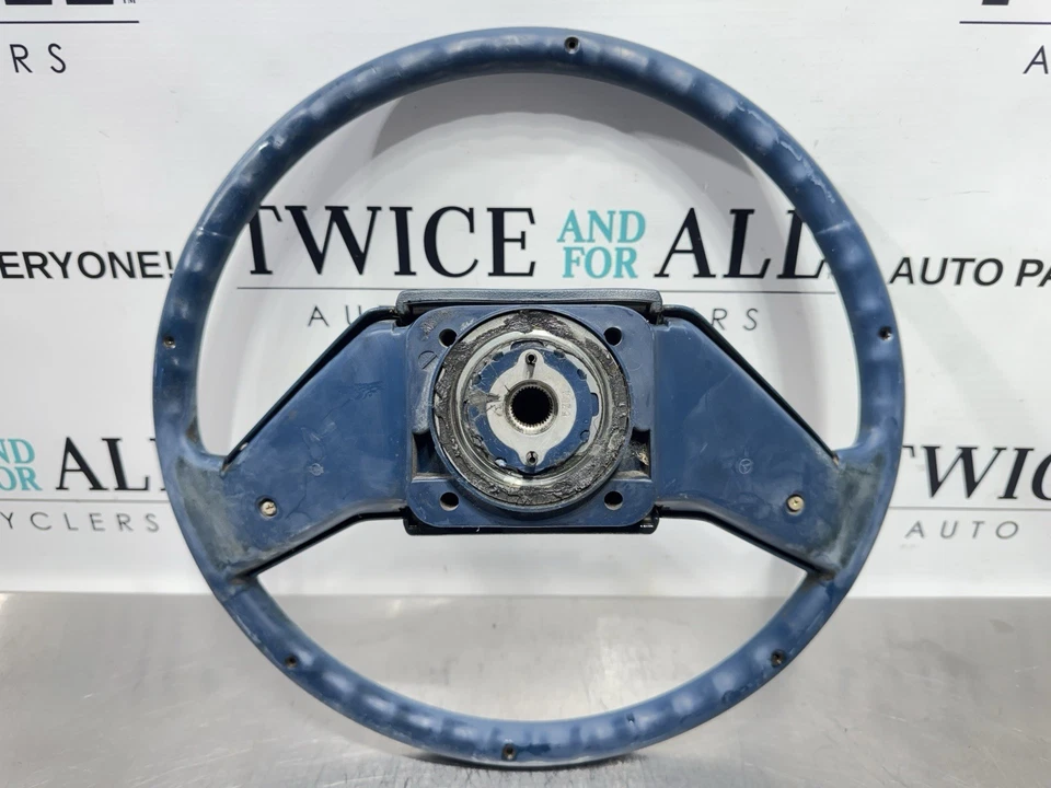 1980 - 1986 年日产 Datsun 720 拾音器方向盘喇叭按钮组件原始设备制造商蓝色 — 第 4/4 张图片