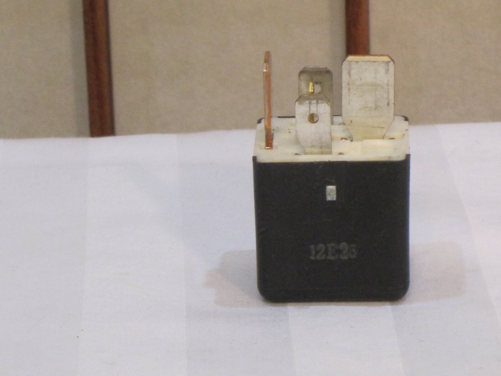 DENSO RELAY FUSE BOX BLACK 9098704006 for TOYOTA 1567001580 GRADE B