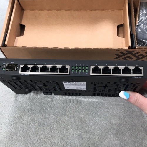 MikroTik RB4011 Ethernet 10-Port Gigabit Router - Picture 4 of 6