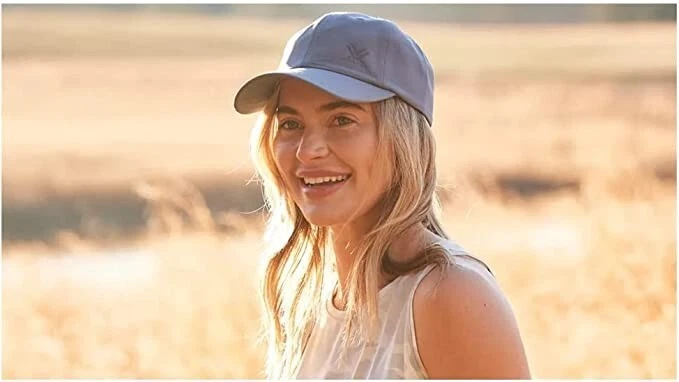 Gorra de rendimiento Vortex Optics para mujer, azul (122-28-DBL) Foto 4 de 4