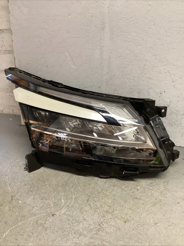 2022-2025 NISSAN PATHFINDER RIGHT RH PASSENGER SIDE HEADLIGHT OEM CHROME