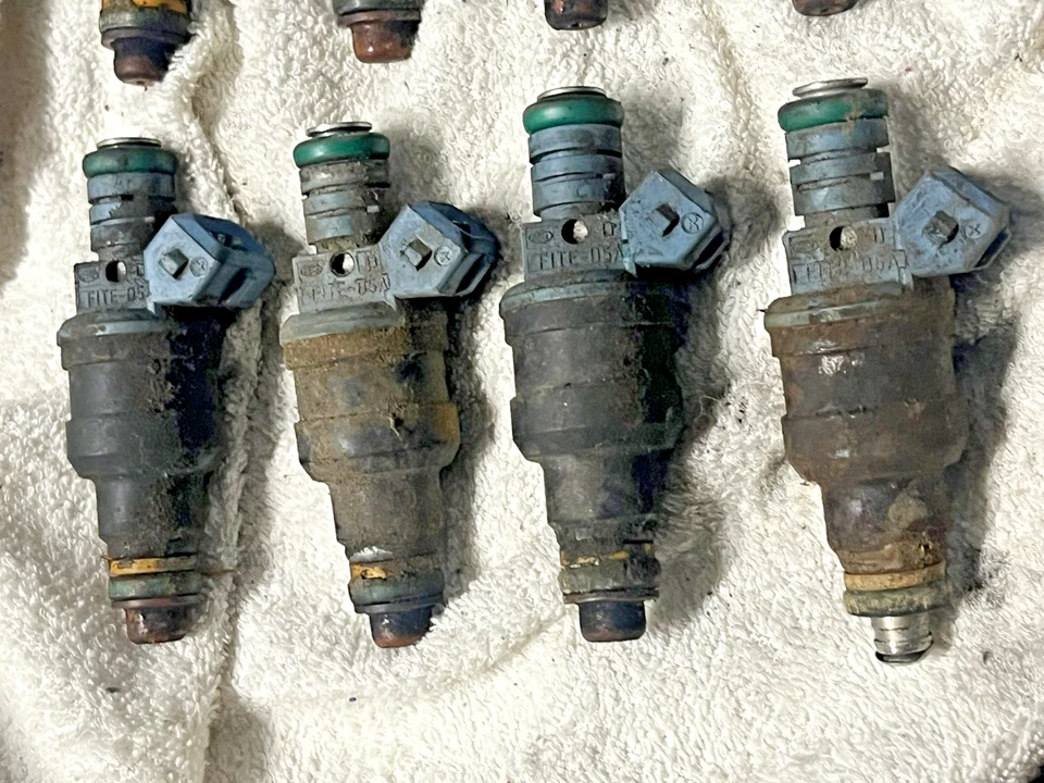 87-92 Mustang F-250 F-350 1 pinzo 24 lb inyectores de combustible Ford 302 V8 E8TE-B1C OEM Foto 2 de 4