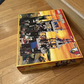 LEGO ( Incomplete Parts ) System 6090 Royal Knights Castle Classic Retired Set