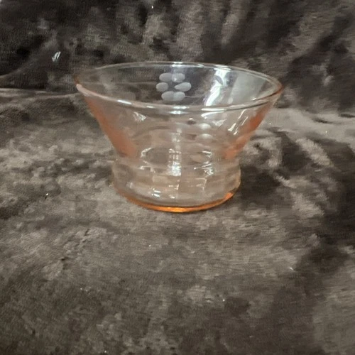 Vintage Pink Depression Glass Berry Bowl 2" tall, excellent condition