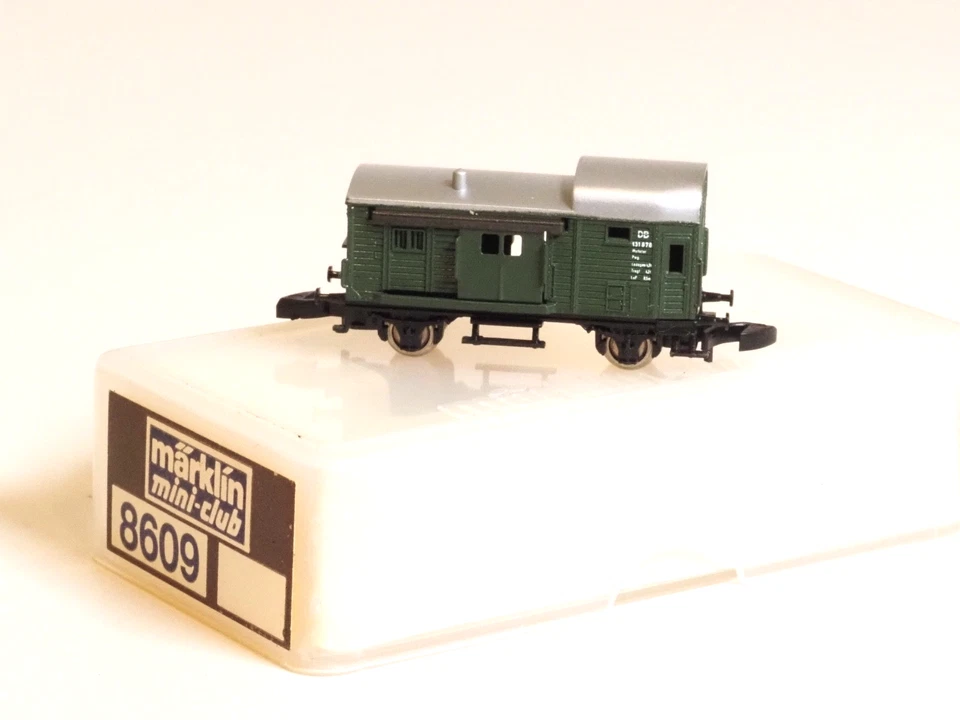 8609 Marklin Z-scale Freight Train Baggage Car caboose w/ sliding door,  in box - Image 3 of 3