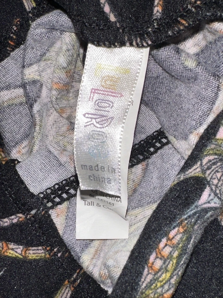 Leggings camufladas Lularoe TC Tall & Curvy Plus mosaico cauda branca veado PLUS💗224 - Imagem 3 de 3