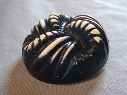Vintage Buffed Celluloid Dome Button. - Picture 4 of 12